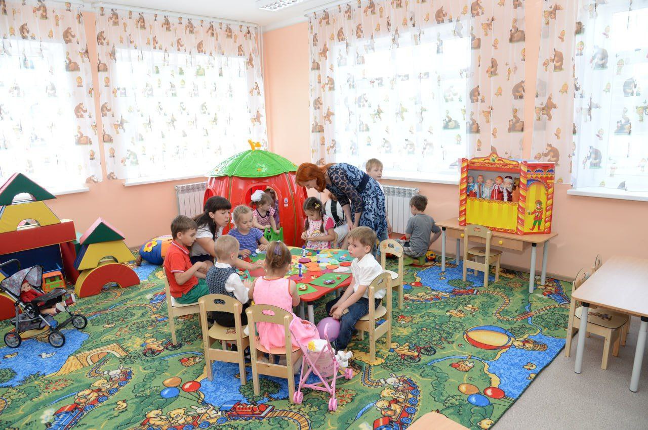 Саратовские воспитатели получили премии в 10 тысяч рублей